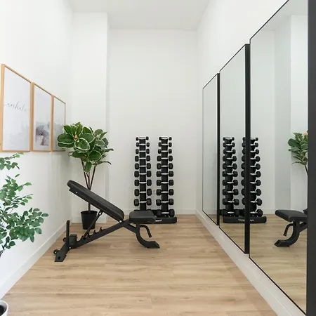 Skyline V Pool & Coworking By Ele Apartment *