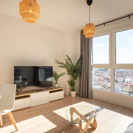 Skyline V Pool & Coworking By Ele Apartment