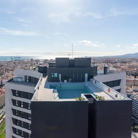 Skyline V Pool & Coworking By Ele Apartment